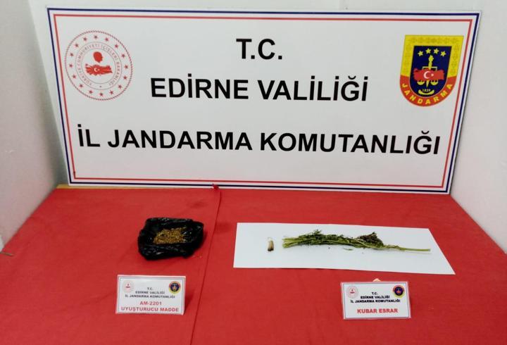 Edirne’de evde uyuşturucu ele geçirildi: 2 gözaltı