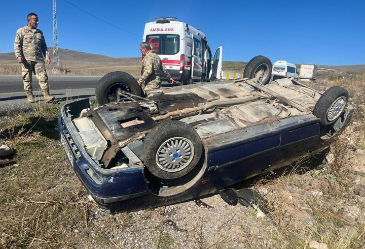 Ardahan'da devrilen otomobildeki 4 kişi yaralandı