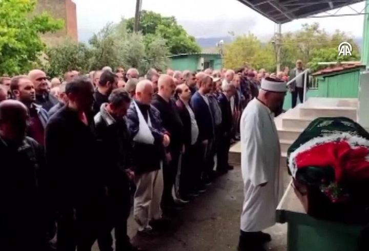 Yolda yürürken saçmaların hedefi oldu!