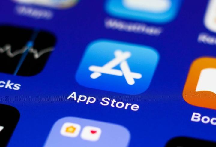 Bazı uygulamaları App Store’dan kaldırdı