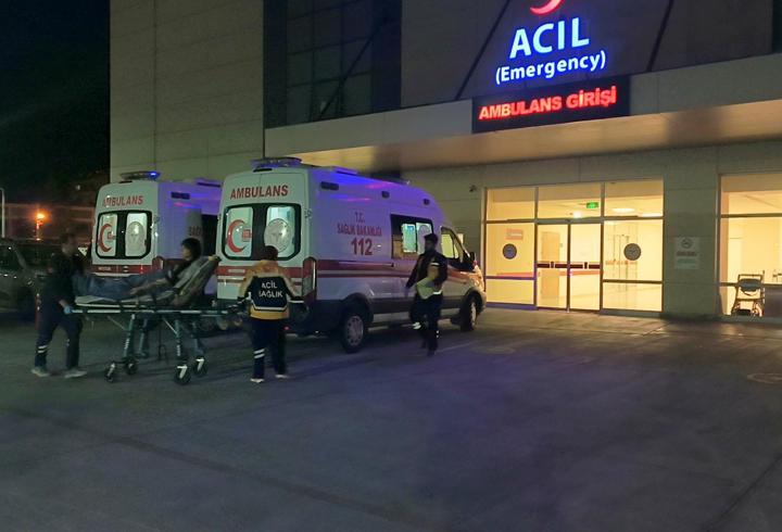 Burdur'da kaza: 2'si asker 5 yaralı
