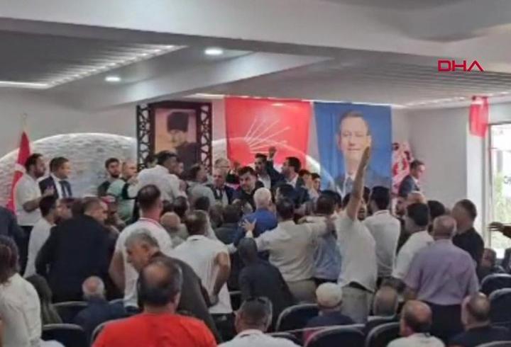 Samandağ CHP Kongresi’nde yumruklar konuştu
