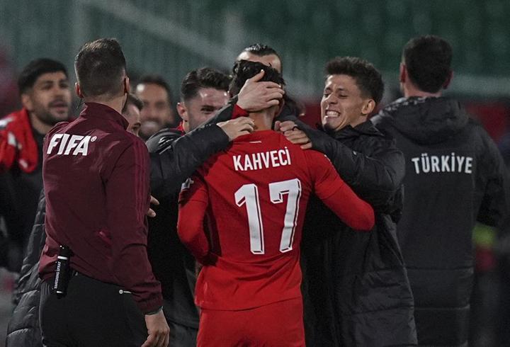 TFF açıkladı! İrfan Can Kahveci kadrodan çıkarıldı...
