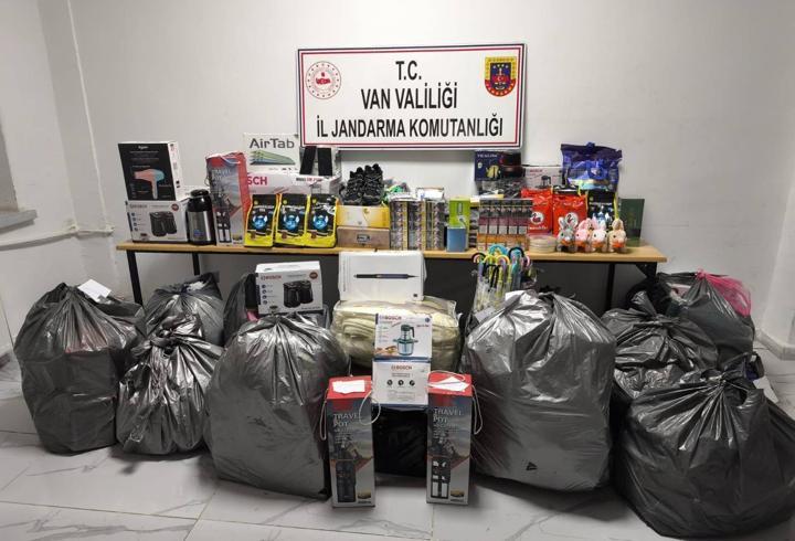 Van'da 1,2 milyon TL değerinde gümrük kaçağı malzeme ele geçirildi