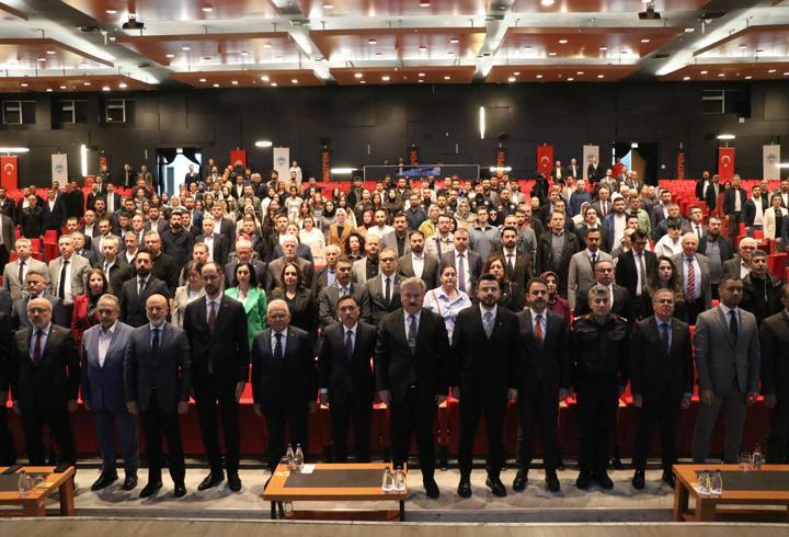 Kayseri’de ‘Kentsel Dönüşüm Zirvesi’ düzenlendi