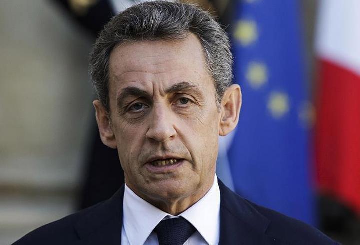Eski Fransa Cumhurbaşkanı Sarkozy hapse giriyor