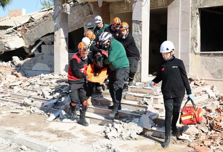 İzmir'de deprem tatbikatı