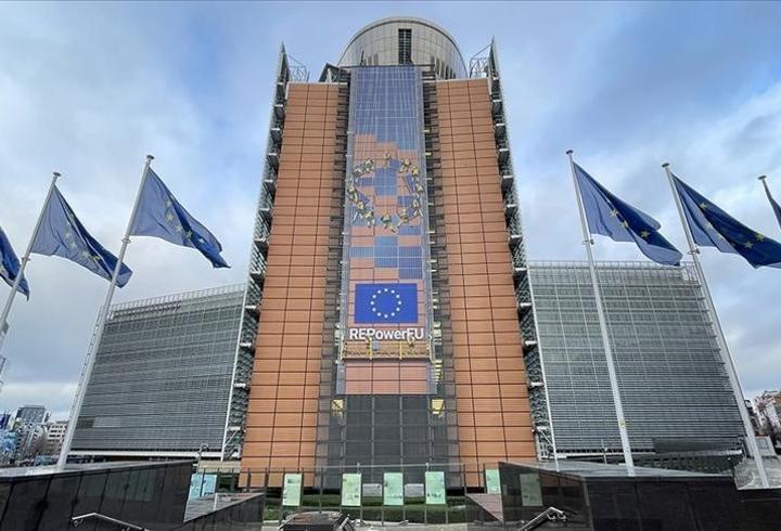 AB’den lüks moda devlerine rekabet cezası