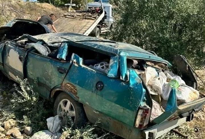 Şarampole yuvarlanan otomobilde karı-koca öldü