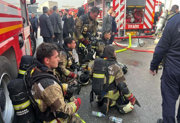 Ankara'da maket imalathanesinde yangın (2)