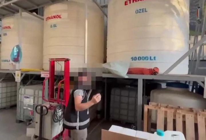 Antalya'da 14 bin 884 litre sahte alkol ele geçirildi
