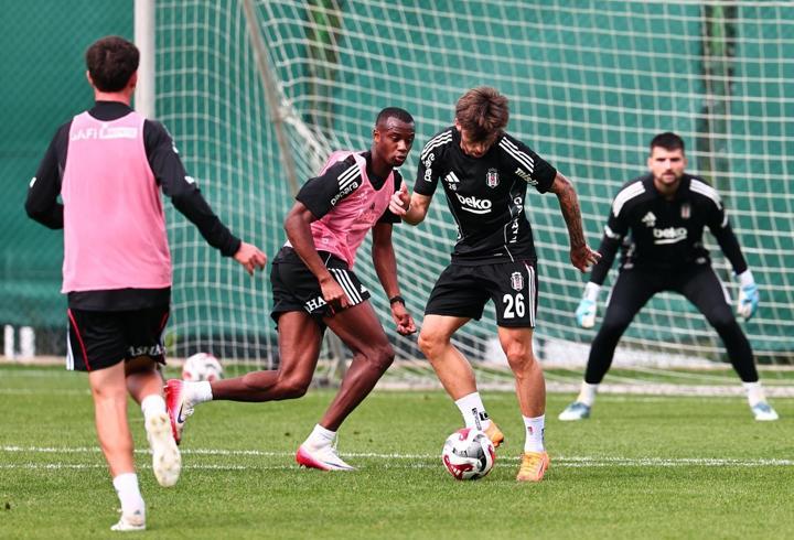 Beşiktaş, kondisyon ve taktik çalıştı