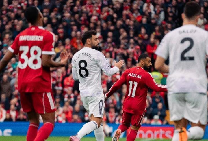 Liverpool’a bir şok da Manchester United’dan