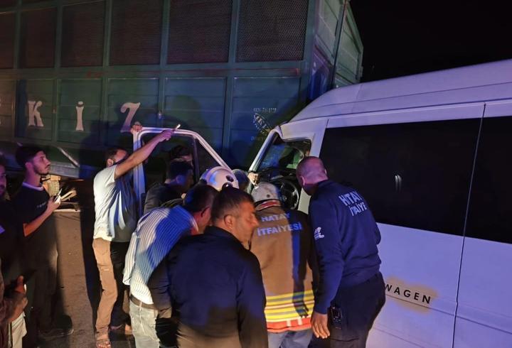 Hatay'da feci kaza: 14 işçi yaralandı