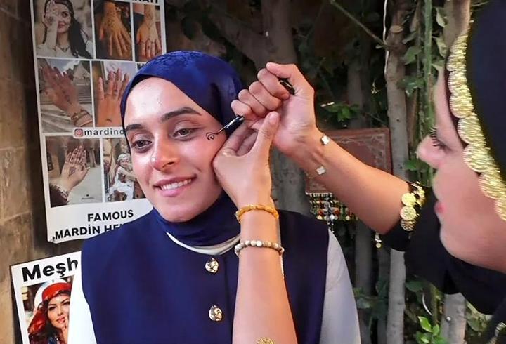 Mardin'in ünlü her şeyi tarihi çarşıda...