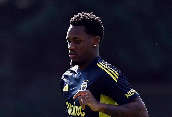 Fenerbahçe'de Jhon Duran'dan iyi haber