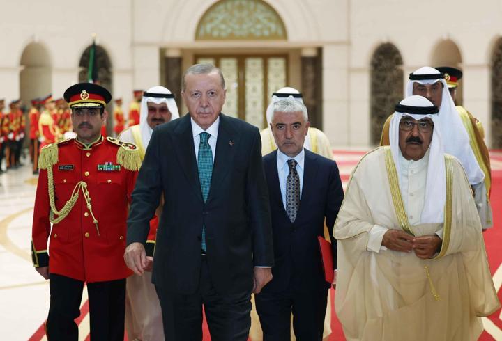 SON DAKİKA... Cumhurbaşkanı Erdoğan Kuveyt'te: Üç gün sürecek Körfez turu başladı