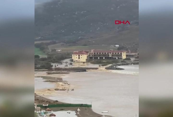 SON DAKİKA... Gökçeada'da sağanak sele döndü!