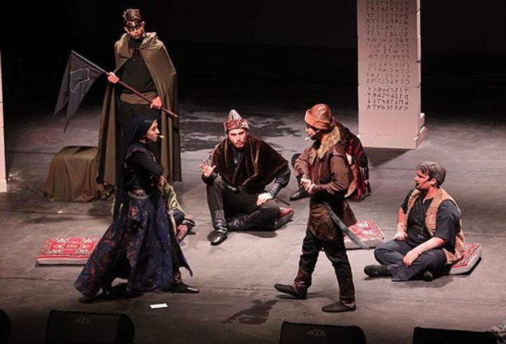 Genç oyuncular Aspendos Antik Tiyatrosu'nda sahne aldı