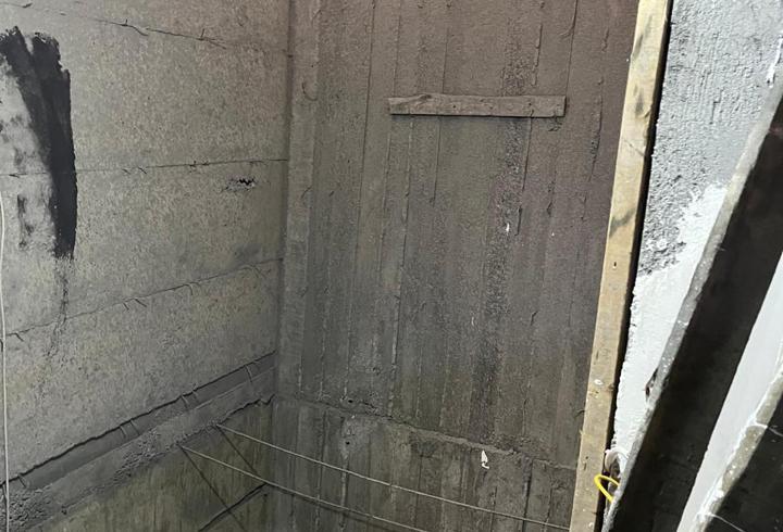 Asansör boşluğuna düşen 2 işçi ağır yaralandı
