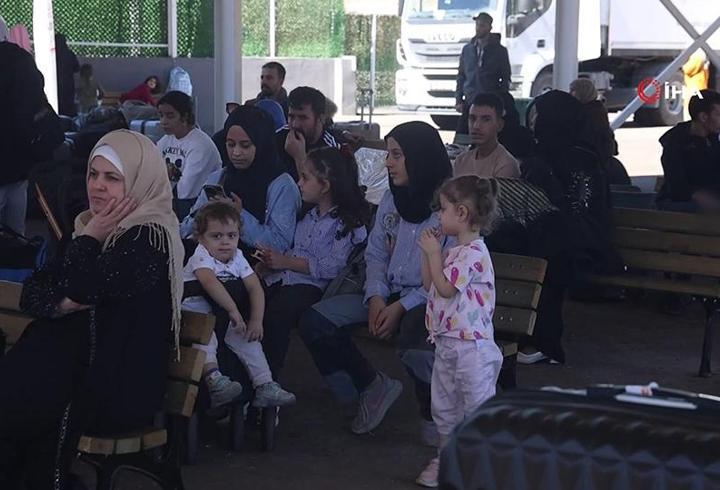 Hatay'da Suriye'ye dönüşler sürüyor