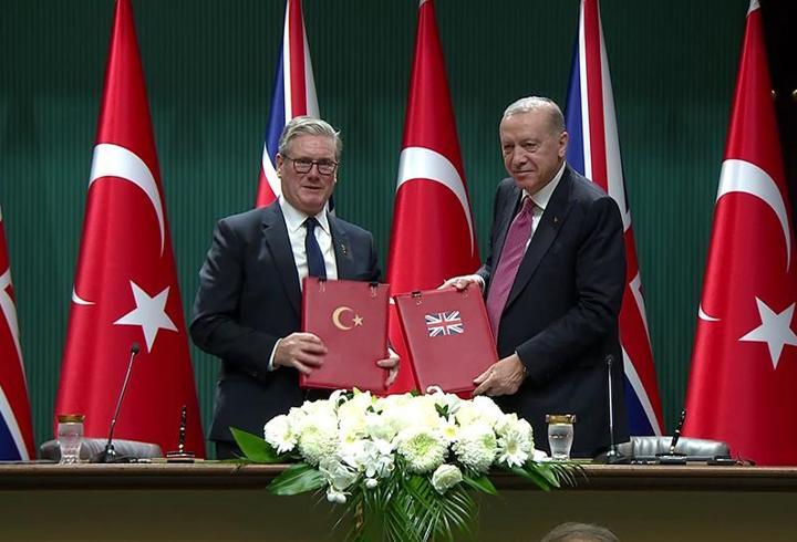 İngiliz Başbakan Eurofighter tesisinde