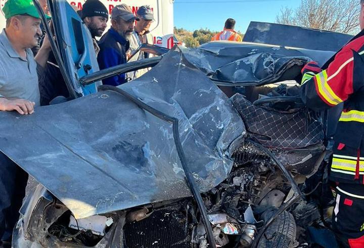 Mersin'de feci kaza: 3 ölü, 12 yaralı