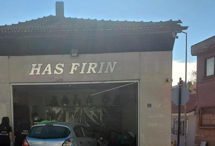 Edirne’de otomobil ekmek fırınına daldı: 4 yaralı