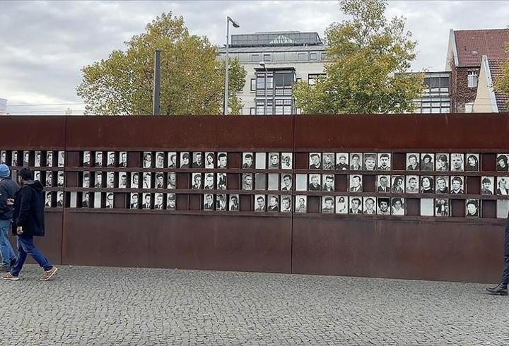 Berlin Duvarı’nın yıkılışının 36. yılı