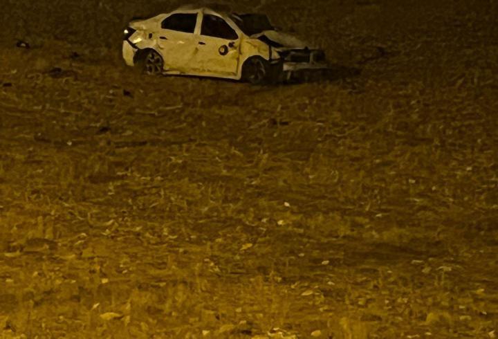 Mardin'de tarlaya devrilen otomobilin sürücüsü yaralandı 