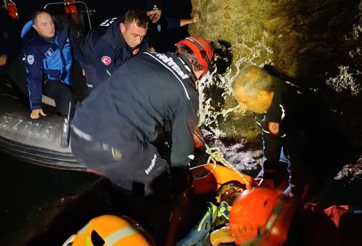 Falezlerden düştü, itfaiye ve AFAD kurtardı