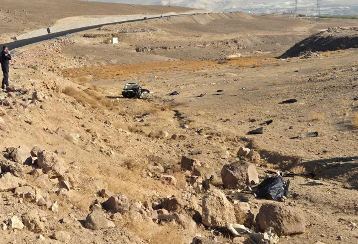 Niğde'de otomobil şarampole yuvarlandı: 2 ölü,1 yaralı
