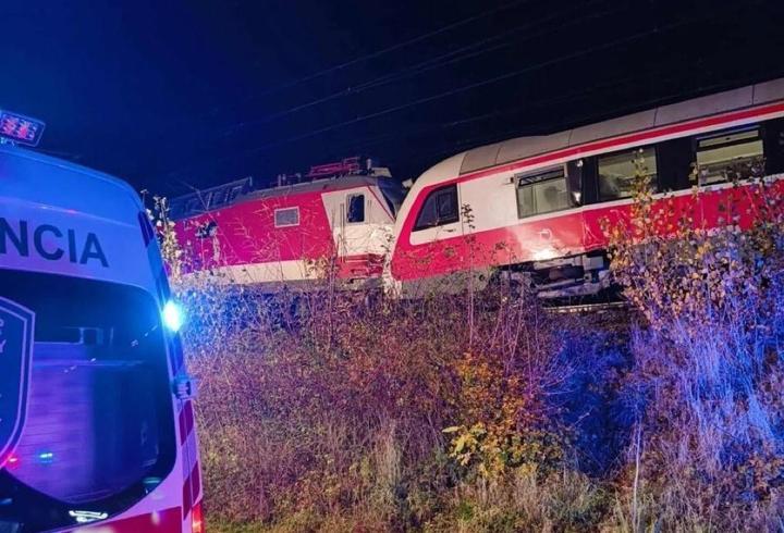 Slovakya’da tren kazası: 18 yaralı