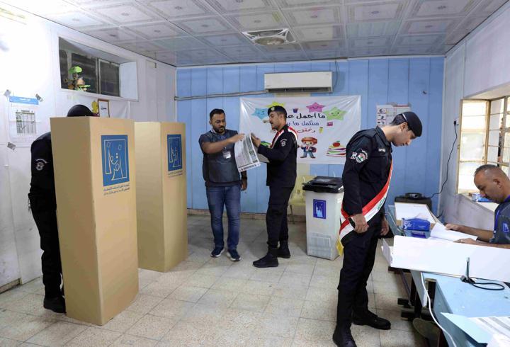 Irak sandık başında: Oy verme işlemi başladı