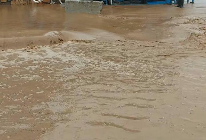 İzmir'de sağanak etkili oldu
