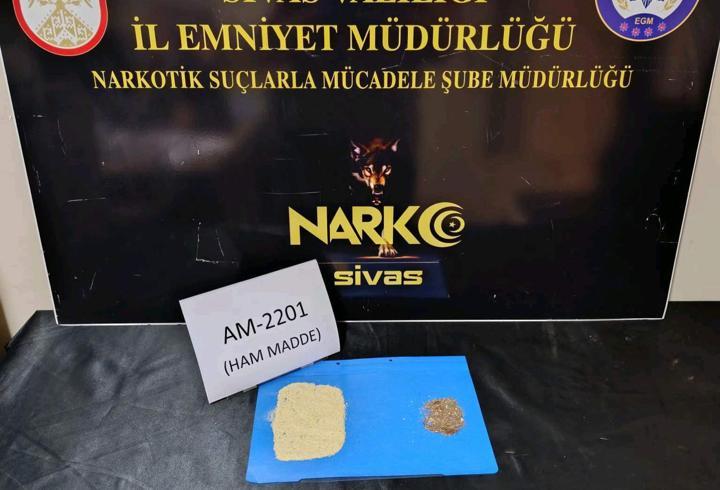 Sivas'ta uyuşturucu operasyonunda 3 tutuklama