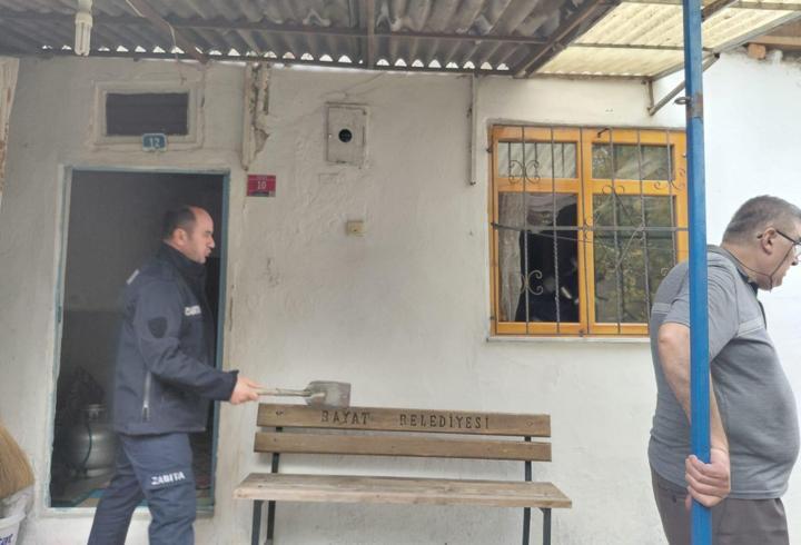 Bayat ilçesinde evde çıkan yangın söndürüldü