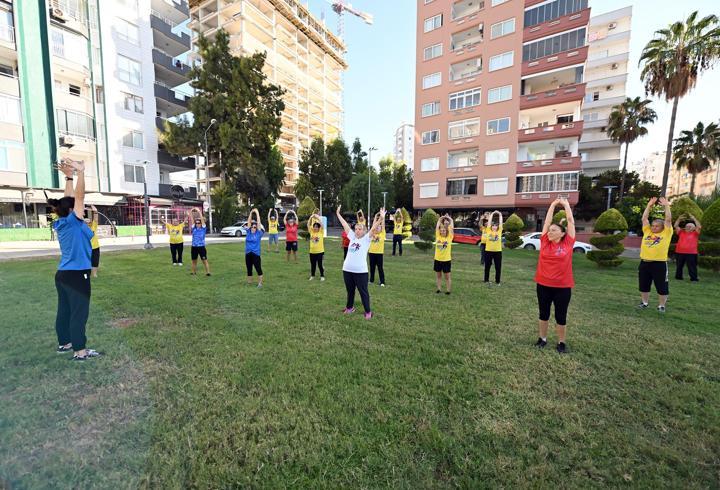 Emekli evi üyelerine sabah sporu