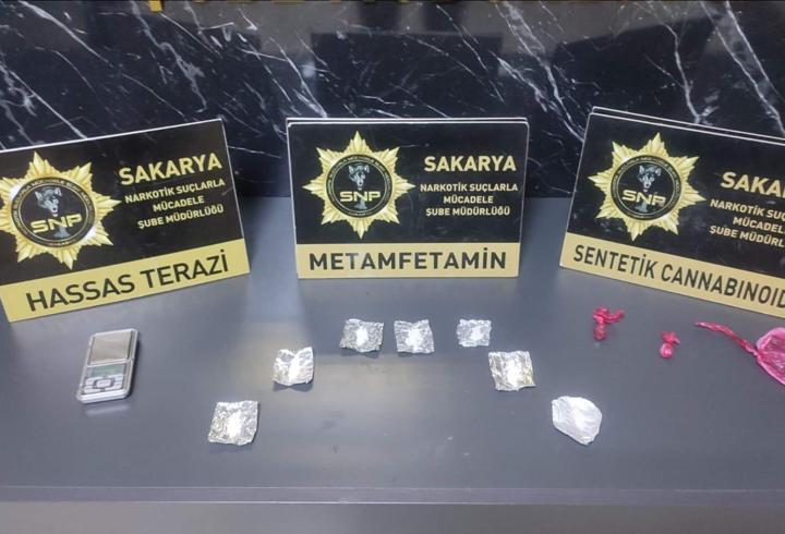 Sakarya'da uyuşturucuya 3 gözaltı
