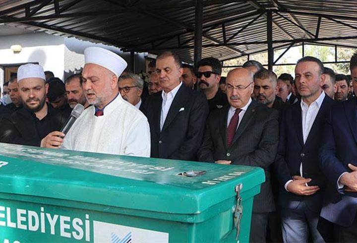 AK Parti Sözcüsü Çelik, dayısının cenaze törenine katıldı