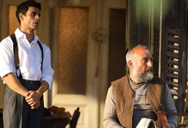 Uzak Şehir'in 38. bölümü pazartesi günü ekrana geldi. Bununla birlikte seyircilerin gözleri, 39. bölüm fragmanına çevrildi. Uzak Şehir dizisinin 39. bölüm fragmanı Kanal D üzerinden yayınlandı. Uzak Şehir dizisinin 38. bölümünde Kaya, İpek'e karşı duygularında dürüst davrandı. Ecmel ise intikam için Deniz'i kaçırdı. İşte Kanal D Uzak Şehir 39. bölüm fragmanı izleme linki...5