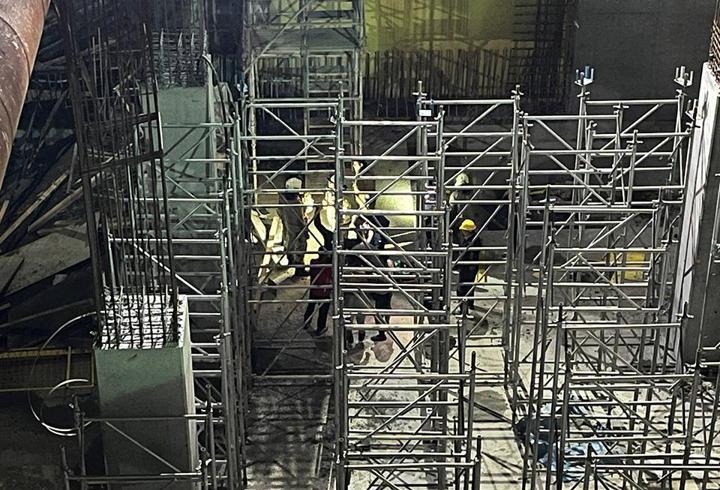 Son dakika haberi: Beyoğlu'nda metro inşaatında iskele devrildi: 1 işçi hayatını kaybetti