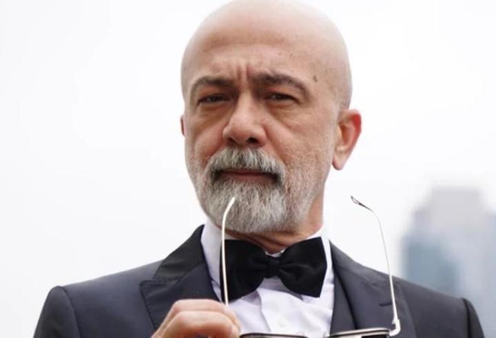 İlk olarak 22 Şubat 2008'de vizyona giren Recep İvedik, samimi komedi sahneleriyle geniş bir hayran kitlesine ulaşmayı başardı. Her filmde farklı konunun işlendiği Recep İvedik filmleri televizyon erkanlarında da sıklıkla gösterime giriyor. Serinin son filmi Recep İvedik 7 2022'de vizyona girmişti. Şimdi ise Recep İvedik 8'in yolda olduğu duyuruldu. Peki Recep İvedik 8 ne zaman çıkacak? Recep İvedik 8 nereden izlenecek? Şahan Gökbakar, Recep İvedik 8 filminin ne zaman yayınlanacağını açıkladı. İ