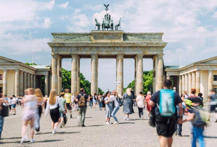 Almanya'da yere izmarit atan yandı! Rekor ceza