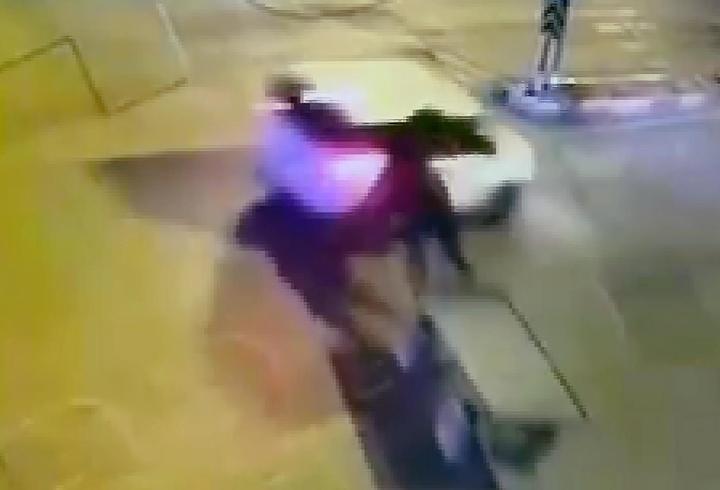 Kavşakta hafif ticari araca çarpan arabaya koşulu at öldü