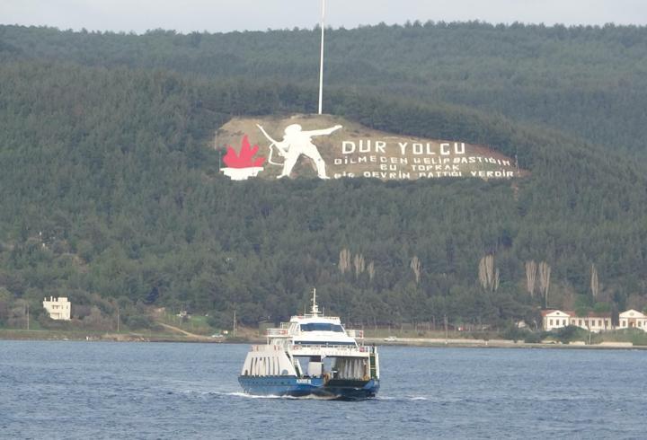 Bozcaada ve Gökçeada feribot seferlerine 'fırtına' engeli