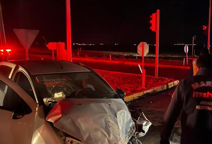 Mardin'de refüje çarpan otomobilin sürücüsü yaralandı