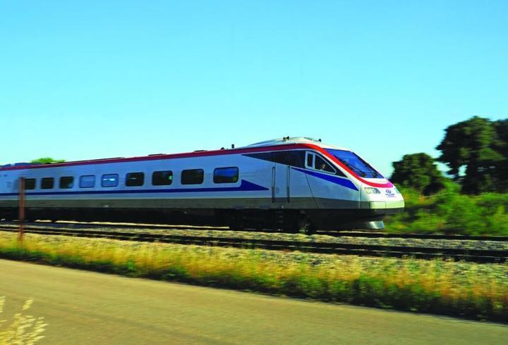 Yunanistan'da demir yolu çalışanları 24 saatlik grevde