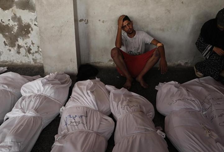 İsrail Gazze'ye saldırdı: 10 Filistinli hayatını kaybetti