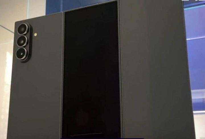 YouTube Music, müzik akış platformunu sık kullanan kullanıcılar tarafından uzun süredir talep edilen bir özellik üzerinde çalışıyor: “Çalma Listesinde Bul” (Find in Playlist).3